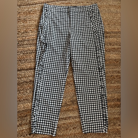 Zara Pants - Zara Woman Large Black & White Gingham Cropped Cotton Pants with Ruffle Detail